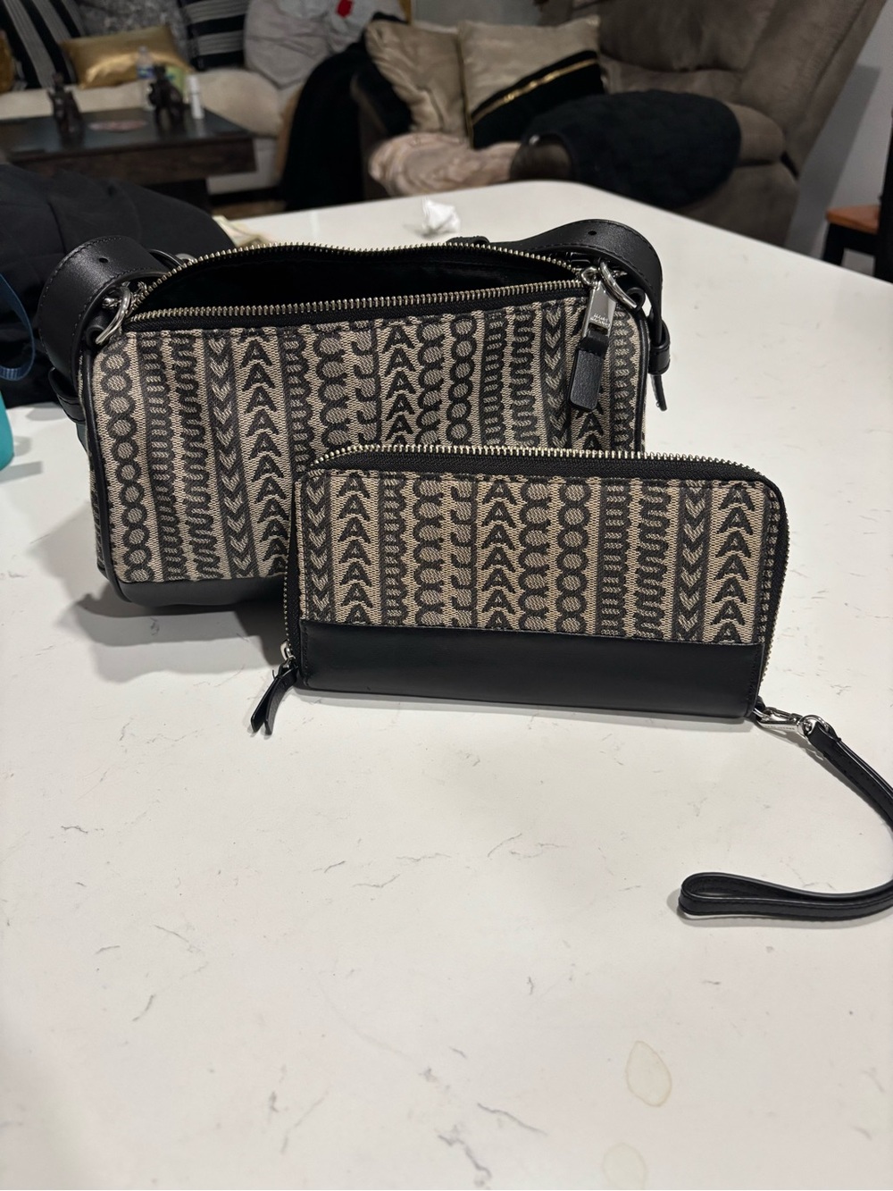 Woven Pattern Black & Beige Crossbody Bag and Wristlet Set